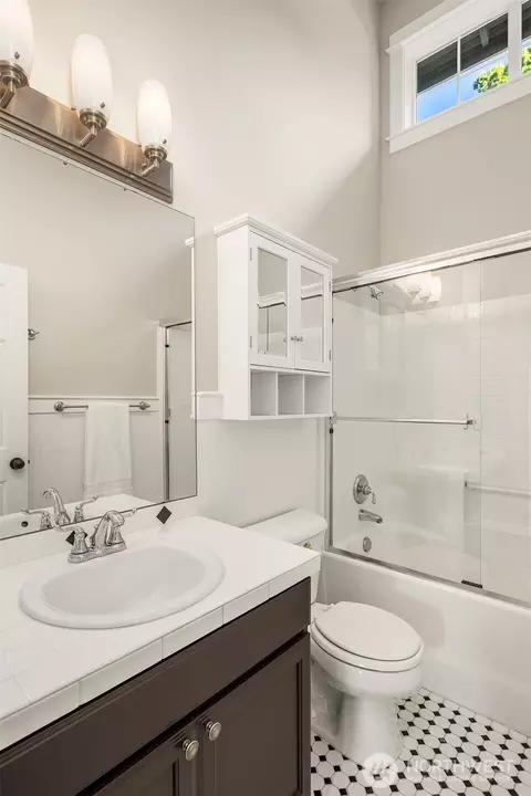 Bath - 1109 33rd Ave E, Seattle, WA 98112 photo 1 of 4