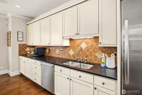 Kitchen - 1109 33rd Ave E, Seattle, WA 98112 photo 1 of 6