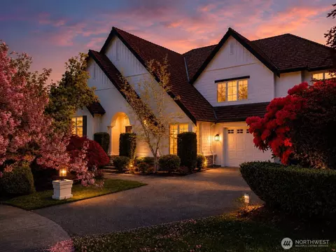 35204 SE Augusta Pl, Snoqualmie, WA 98065