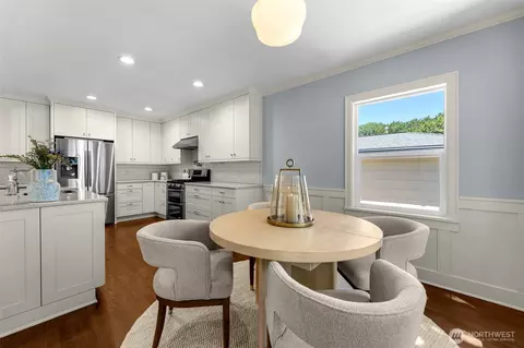 Dining - 1729 23rd Ave, Longview, WA 98632 photo 1 of 1