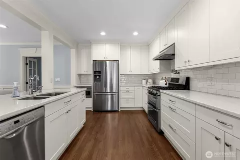 Kitchen - 1729 23rd Ave, Longview, WA 98632 photo 4 of 5