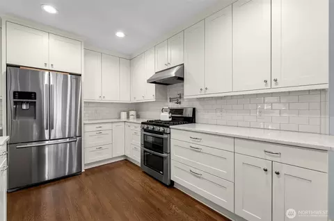 Kitchen - 1729 23rd Ave, Longview, WA 98632 photo 5 of 5