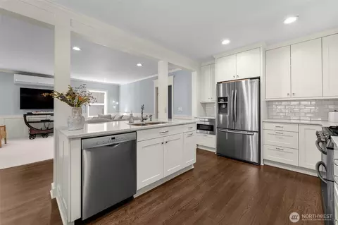 Kitchen - 1729 23rd Ave, Longview, WA 98632 photo 3 of 5