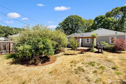 Exterior - 1729 23rd Ave, Longview, WA 98632 photo 3 of 4