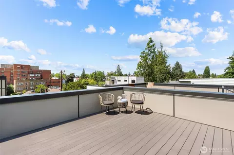 Exterior - 305 17th Ave E, Seattle, WA 98112 photo 4 of 10