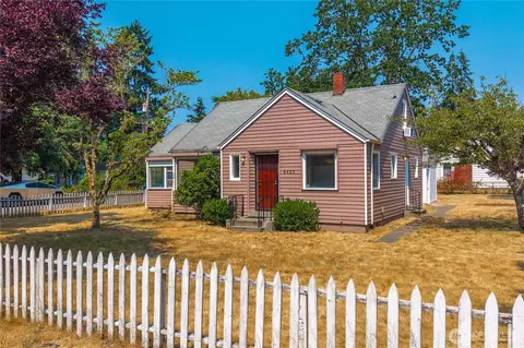 6423 100th St SW, Lakewood, WA 98499