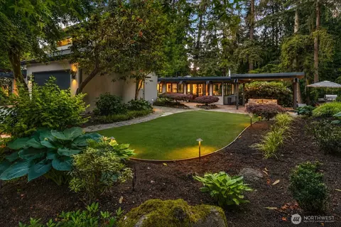 2716 106th Pl SE, Beaux Arts Village, WA 98004
