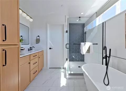 Bath - 435 19th Ave E, Seattle, WA 98112 photo 2 of 3