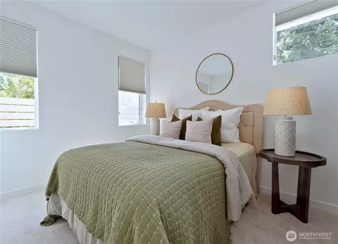 Bedroom - 435 19th Ave E, Seattle, WA 98112 photo 3 of 4