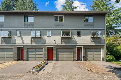 702 NW 189th Ln, Shoreline, WA 98177