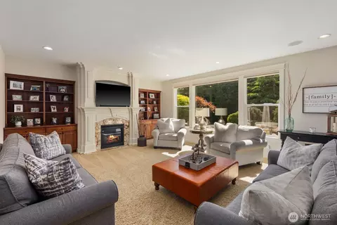 Living - 897 Spaulding Cir, Buckley, WA 98321 photo 4 of 4