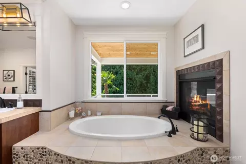Bath - 897 Spaulding Cir, Buckley, WA 98321 photo 2 of 5