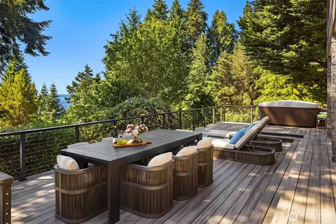 899 NW Elford Dr, Seattle, WA 98177