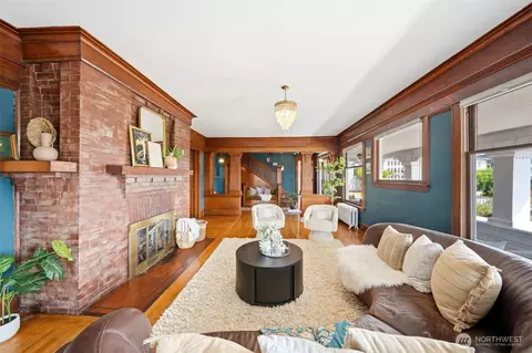 Living - 2329 Rucker Ave, Everett, WA 98201 photo 3 of 4