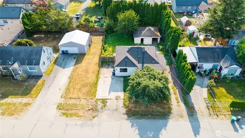 1420 S 6th St, Mount Vernon, WA 98273
