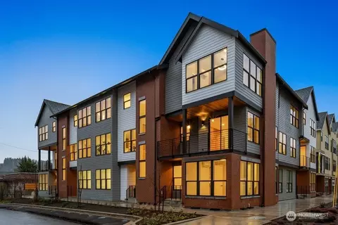 968 7th Ave NW, Issaquah, WA 98027