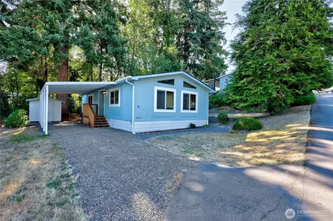 600 Lincoln Rd NE #9, Poulsbo, WA 98370