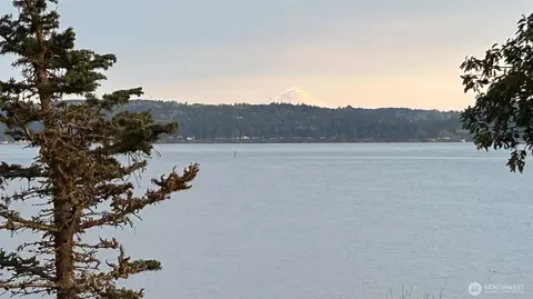 100 Shine Rd, Port Ludlow, WA 98365