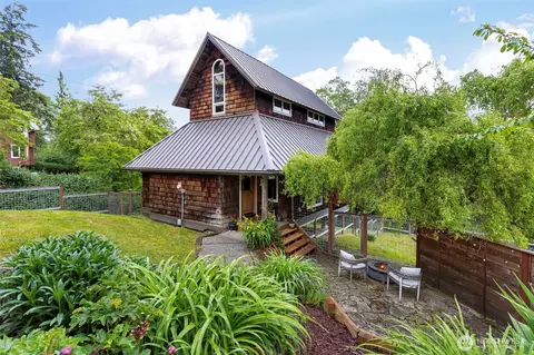 4710 New Sweden Ave NE, Bainbridge Island, WA 98110