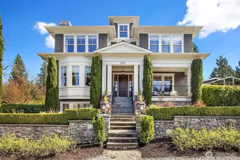 2212 77th Ave SE, Mercer Island, WA 98040
