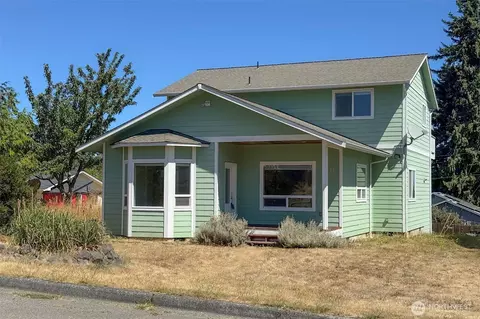 1031 W 14th St, Port Angeles, WA 98363