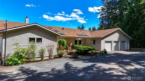 1225 NE Hoffs Drive Dr, Poulsbo, WA 98370