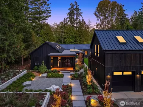 10147 NE Roberts Rd, Bainbridge Island, WA 98110