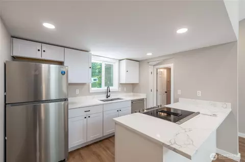 Kitchen - 921 Ruby Valley Ct, Maple Falls, WA 98266 photo 3 of 3