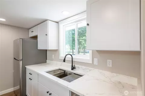 Kitchen - 921 Ruby Valley Ct, Maple Falls, WA 98266 photo 2 of 3