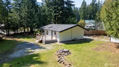 Exterior - 921 Ruby Valley Ct, Maple Falls, WA 98266 photo 5 of 10
