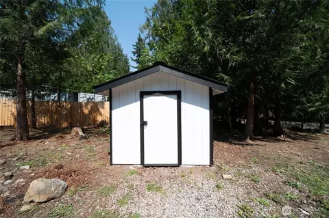 Exterior - 921 Ruby Valley Ct, Maple Falls, WA 98266 photo 4 of 10