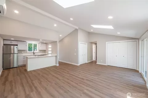 Living - 921 Ruby Valley Ct, Maple Falls, WA 98266 photo 1 of 4