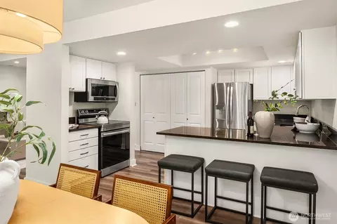 4283 152nd Ct SE #2B, Bellevue, WA 98006