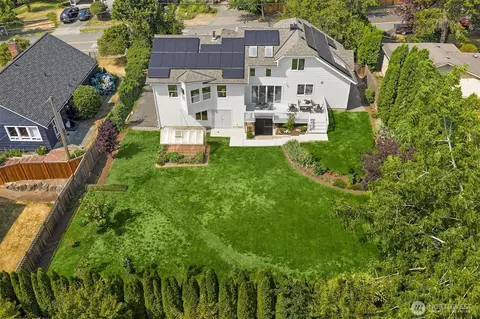 12453 NE 104th St, Kirkland, WA 98033