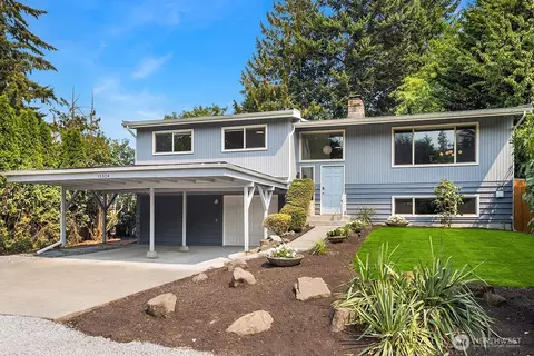12324 11th Ave NE, Seattle, WA 98125