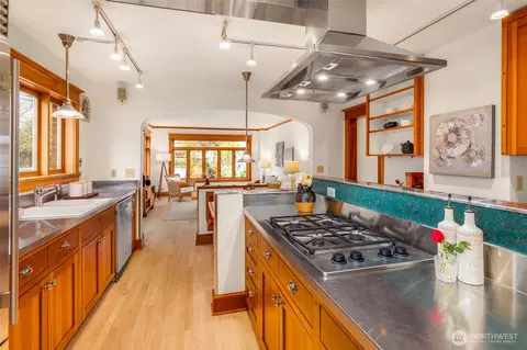 Kitchen - 2117 N 36th St, Seattle, WA 98103 photo 4 of 5