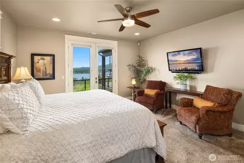 Bedroom - 698 Streamside Dr, Sequim, WA 98382 photo 2 of 2