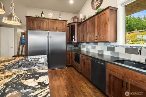 Kitchen - 698 Streamside Dr, Sequim, WA 98382 photo 3 of 3
