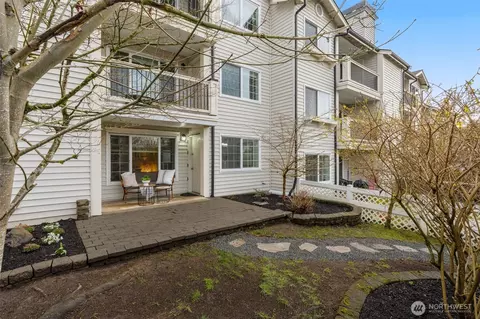 Exterior - 12404 E Gibson Rd #J105, Everett, WA 98204 photo 3 of 6