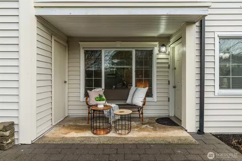Exterior - 12404 E Gibson Rd #J105, Everett, WA 98204 photo 2 of 6