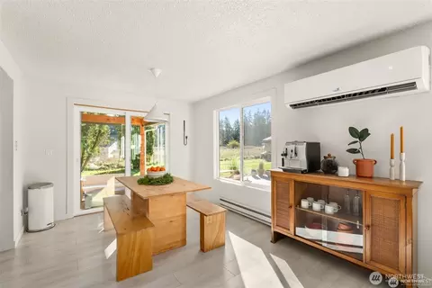 Dining - 907 Byham Rd, Winlock, WA 98596 photo 1 of 1