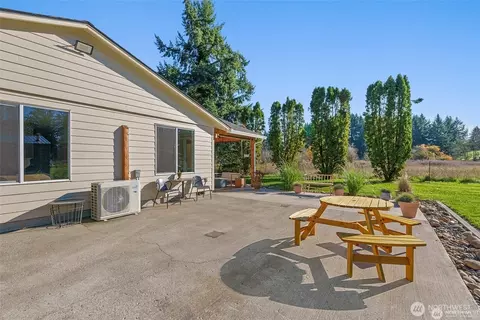 Exterior - 907 Byham Rd, Winlock, WA 98596 photo 4 of 9