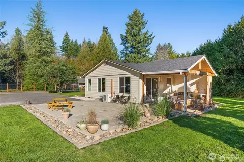 Exterior - 907 Byham Rd, Winlock, WA 98596 photo 2 of 9