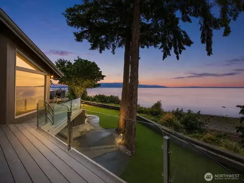 24 Shorewood Dr, Bellingham, WA 98225
