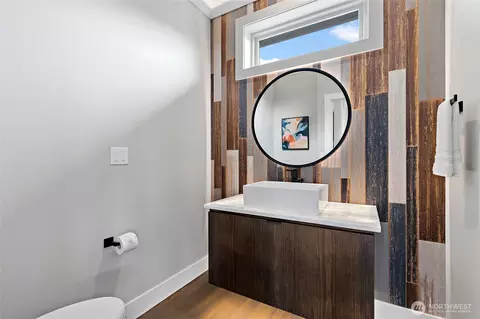 Bath - 4620 Seahurst Ave, Everett, WA 98203 photo 1 of 6