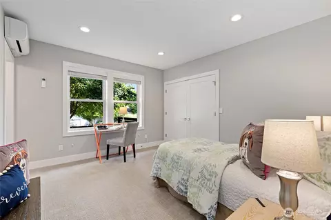Bedroom - 4620 Seahurst Ave, Everett, WA 98203 photo 3 of 5