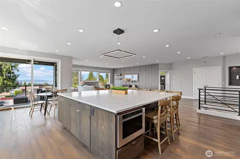 Kitchen - 4620 Seahurst Ave, Everett, WA 98203 photo 4 of 4