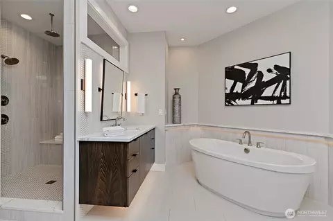 Bath - 4620 Seahurst Ave, Everett, WA 98203 photo 3 of 6