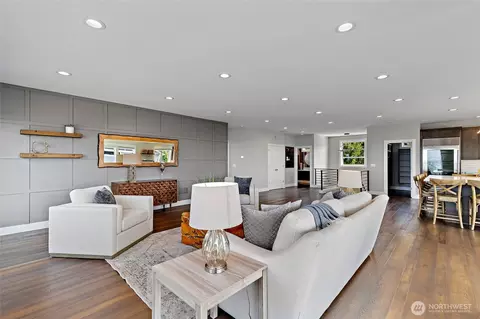 Living - 4620 Seahurst Ave, Everett, WA 98203 photo 4 of 5