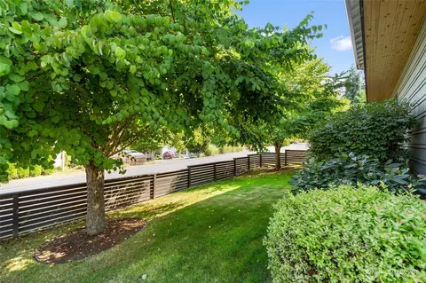 Exterior - 4620 Seahurst Ave, Everett, WA 98203 photo 6 of 7